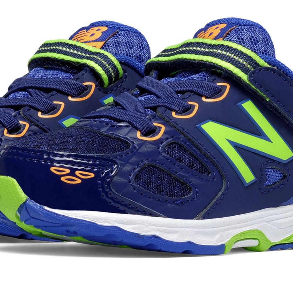 New Balance 680v3 Tennis Shoes
